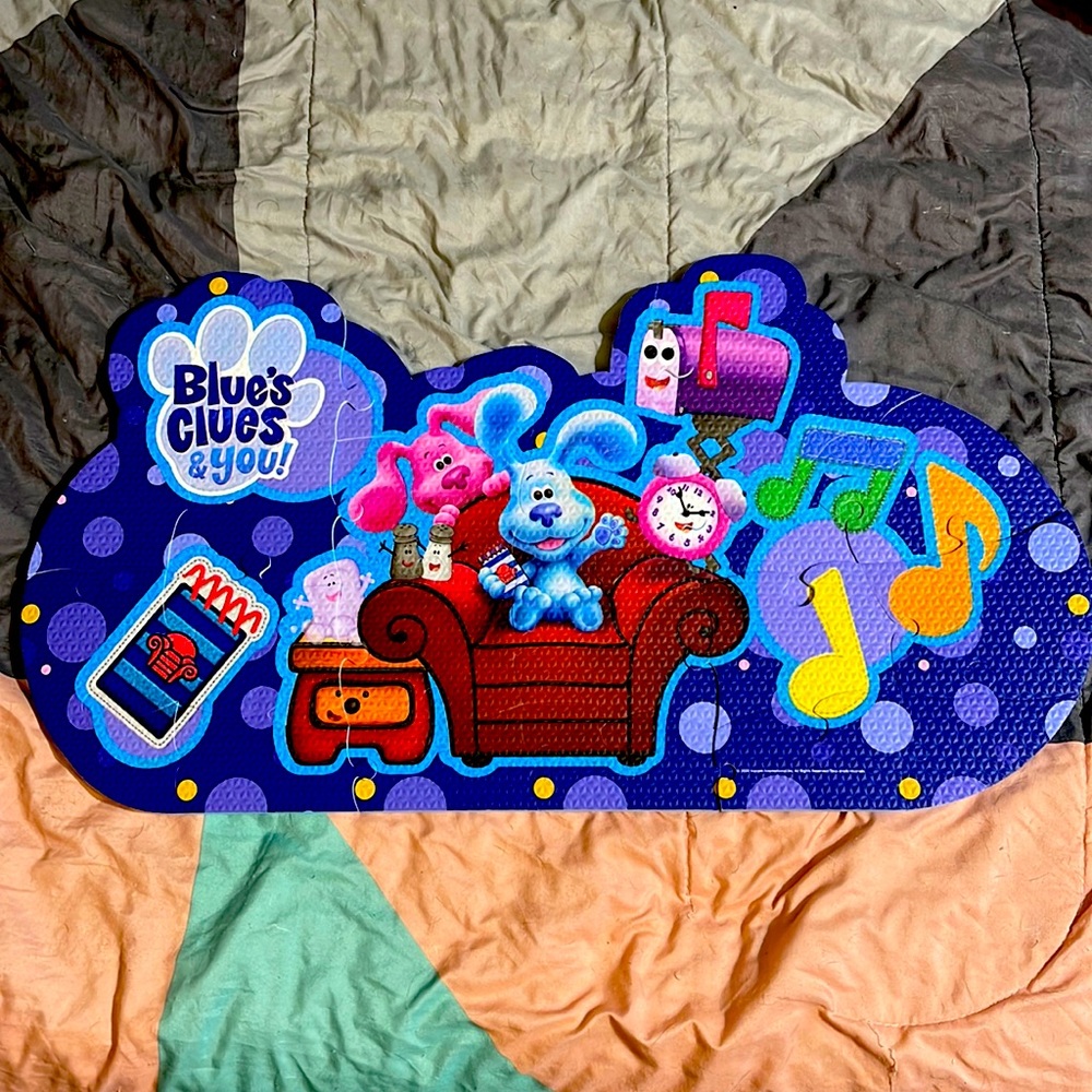 Blues clues foam puzzle, with smaller blues clues puzzle and dominoes!